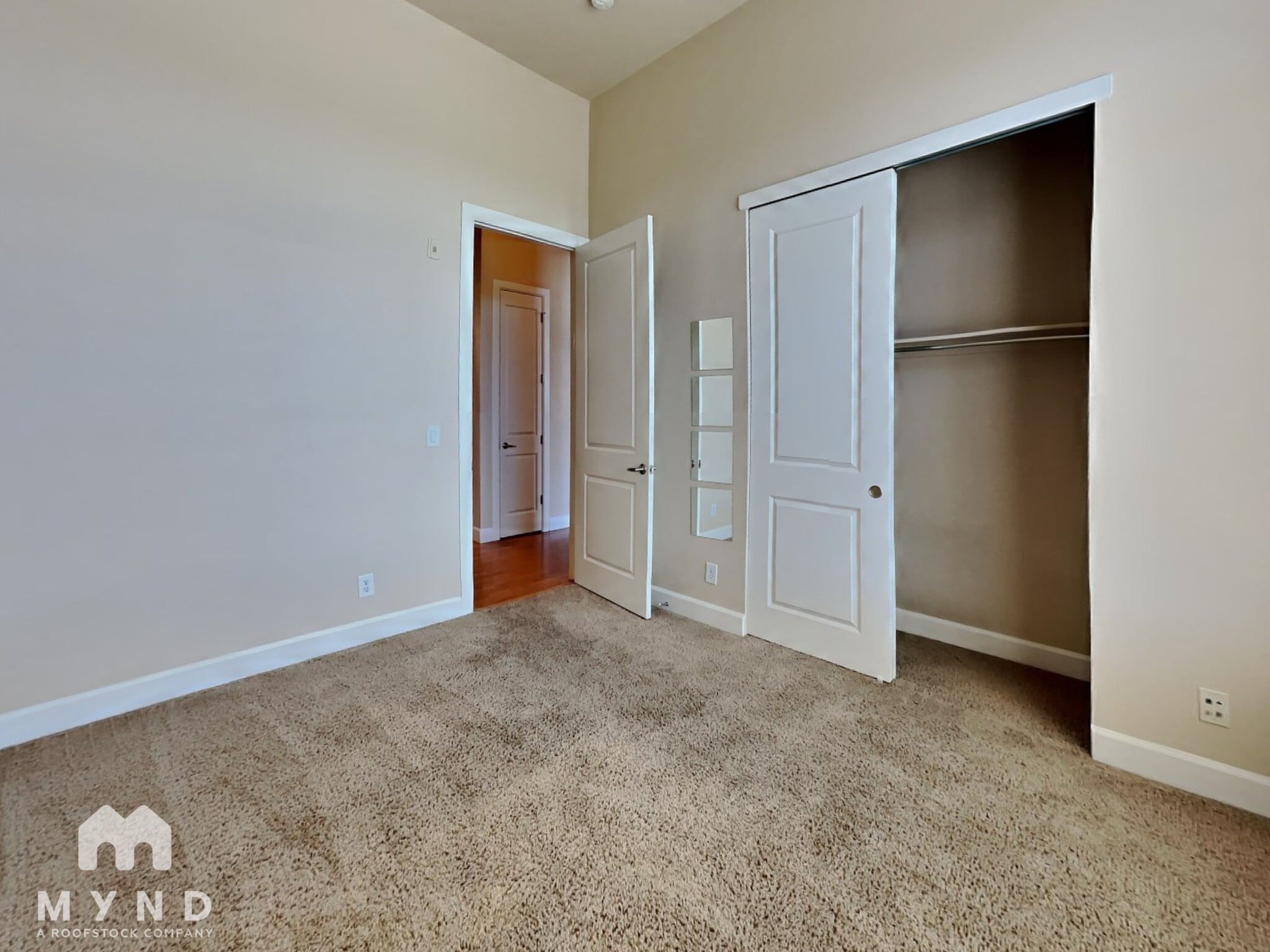 Building Photo - 307 Inverness Way S