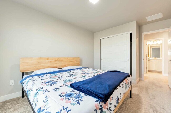 Building Photo - Spacious 3 bed 3 bath 2-story comfortable and stylish home in desirable location in Parker