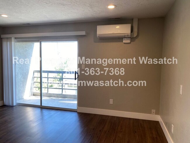 Building Photo - 207 S 600 E