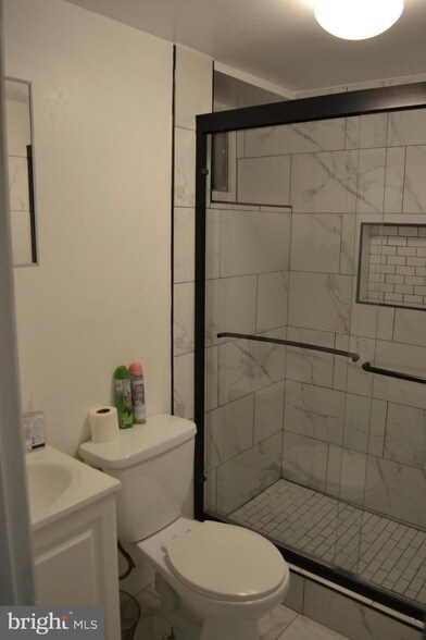 Building Photo - 5153 Frederick Ave