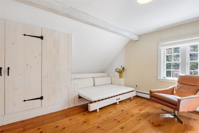 Building Photo - 95 E Broadway