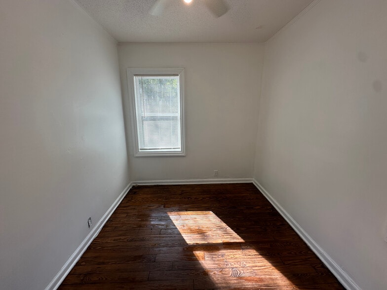 Building Photo - 1272 Lyle Pl NW