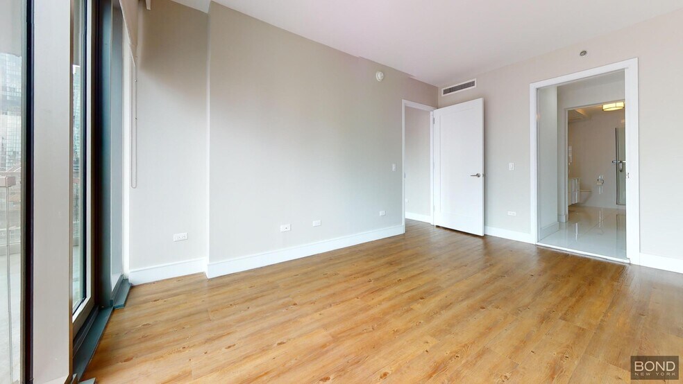 Building Photo - 237 E 34th St