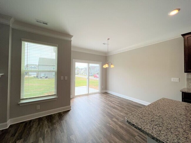 Building Photo - Available Now - Beautiful 4 Bedroom Home i...