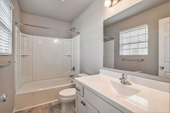 Building Photo - 5484 Eagle Glen Dr SW