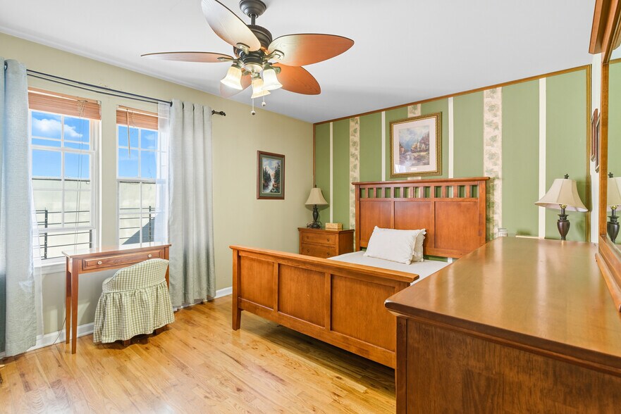 Primary Bedroom - 283 Orange St