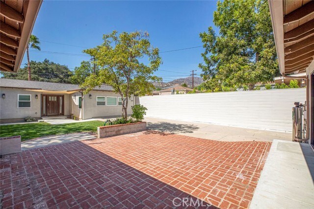 Building Photo - 641 E Grinnell Dr
