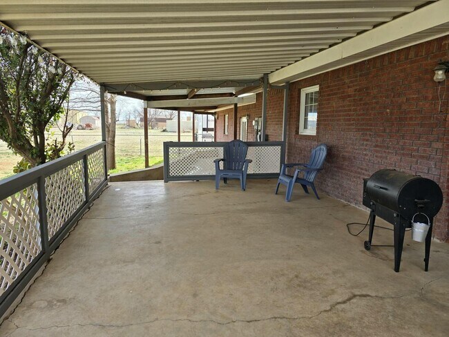 Building Photo - 3006 N County Rd 3500