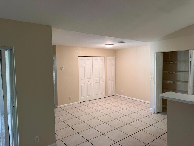 Building Photo - 14011 Veronica Ct