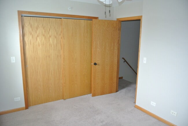 Building Photo - 118 Colonial Pkwy