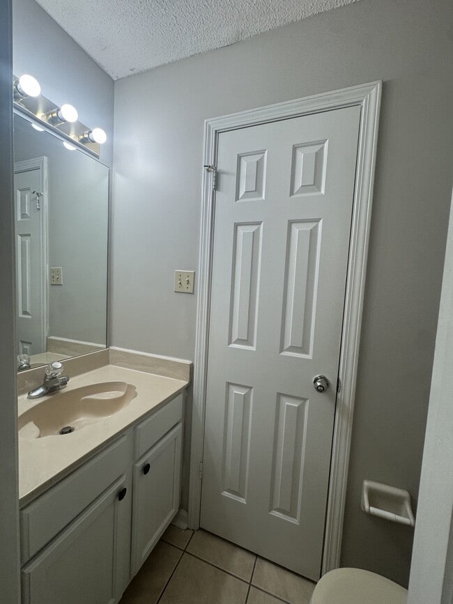 Building Photo - 7745 Shadowland Dr