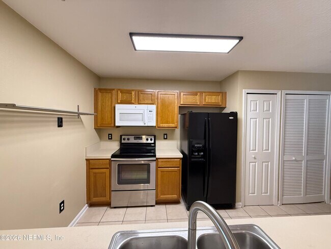 Building Photo - 6105 Maggies Cir