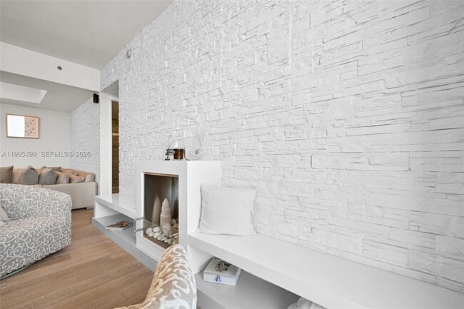 Building Photo - 15901 Collins Ave