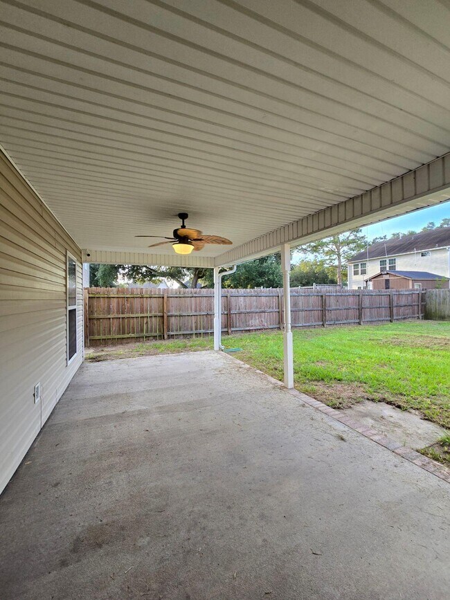 Building Photo - 206 Aberlour Dr