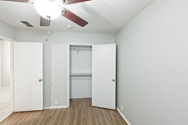 Building Photo - 2309 Mallard Dr