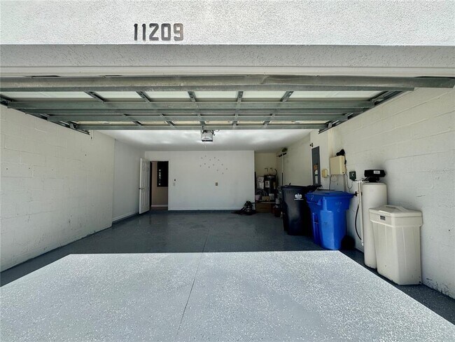 Building Photo - 11209 Village Brook Dr