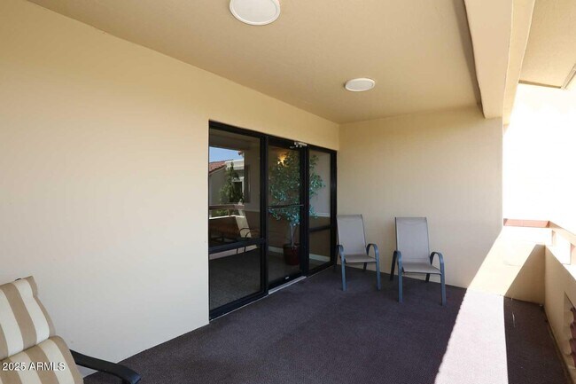 Building Photo - 4200 N Miller Rd