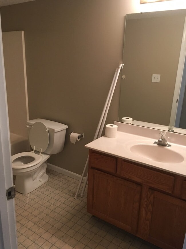 Building Photo - 5339 Ponderosa St.