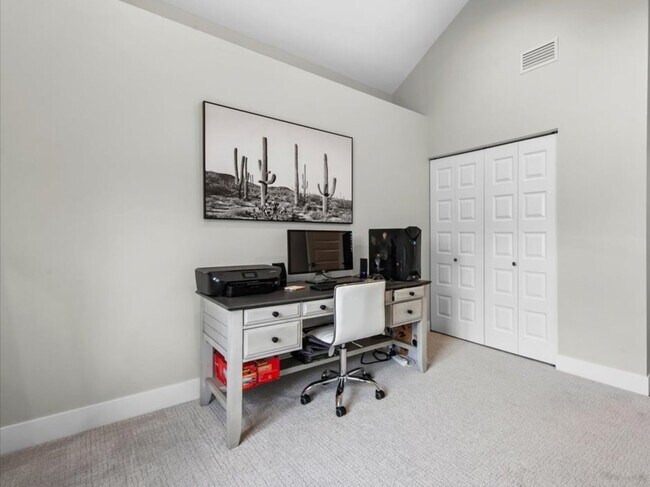 Building Photo - 422 Cromwell Cir
