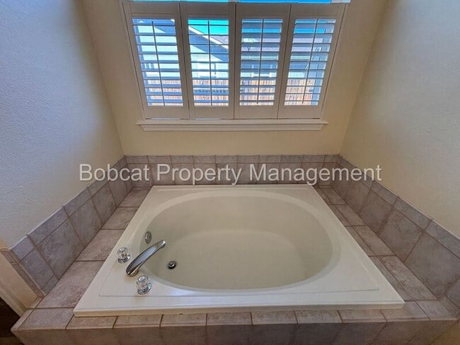Building Photo - 2963 Hot Springs Dr
