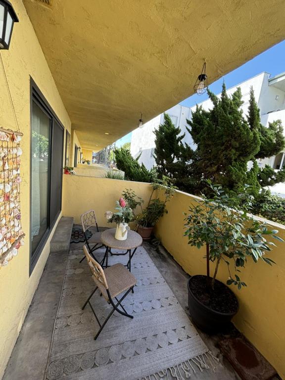 Building Photo - 8340 Manitoba St