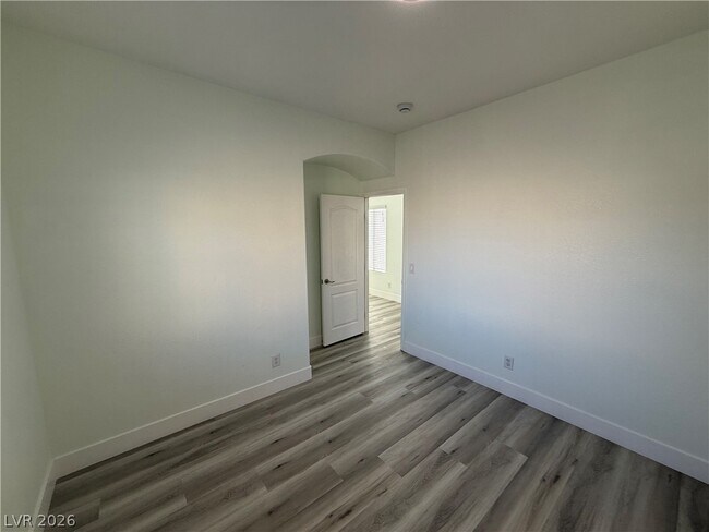 Building Photo - 5568 Jelsma Ave