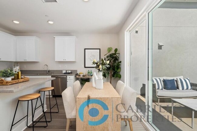 Building Photo - 1635 Neptune Ave