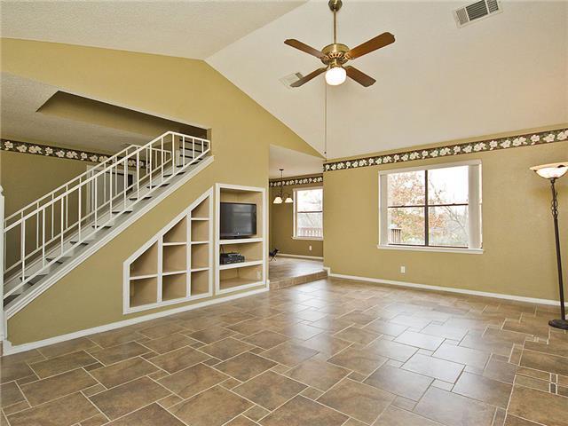 Building Photo - 1411 Clearview Loop