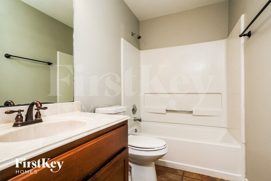 Building Photo - 503 Mesquite Dr