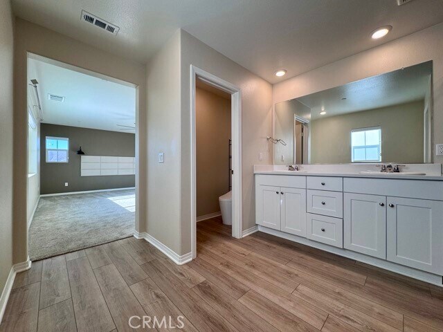 Building Photo - 1760 Chute Dr