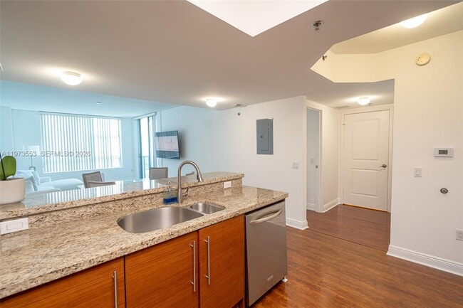 Building Photo - 2641 N Flamingo Rd