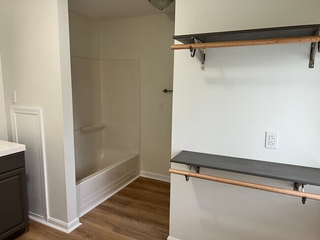 Building Photo - 17 Pheasant Dr