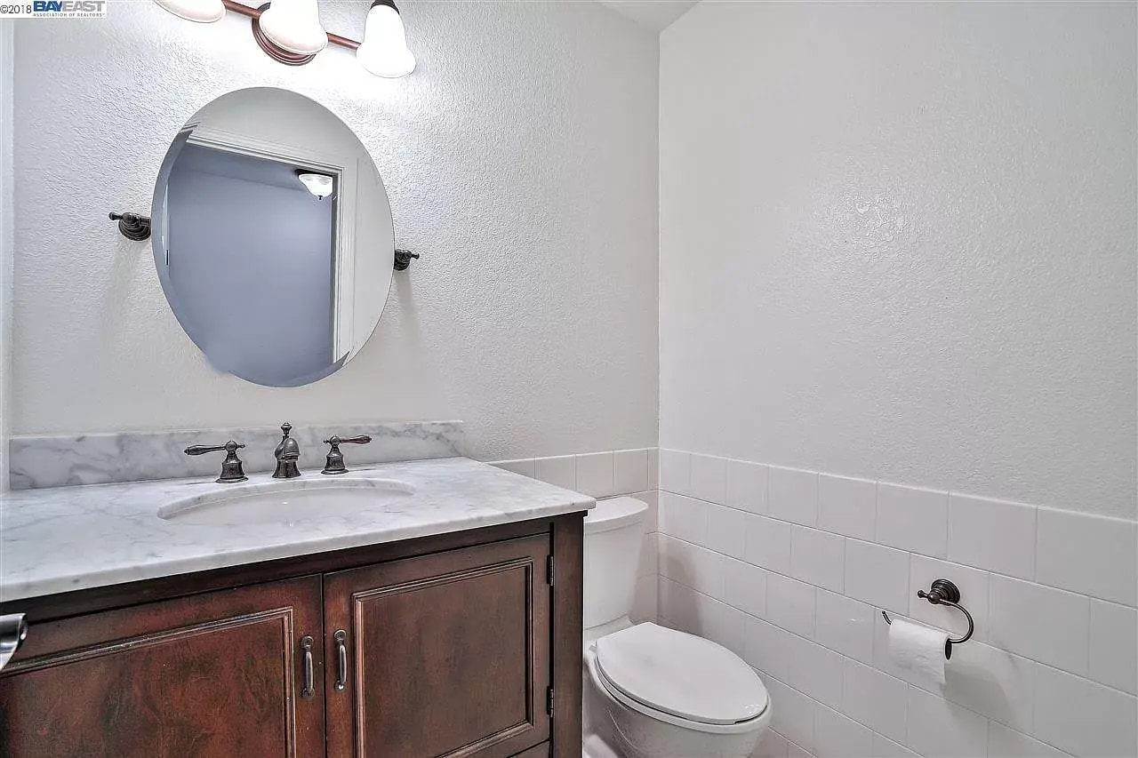 Powder Room Downstairs - 38755 Crane Ter