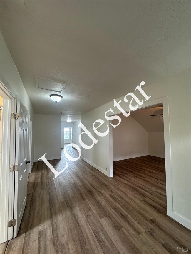 Building Photo - 302 Carolina St