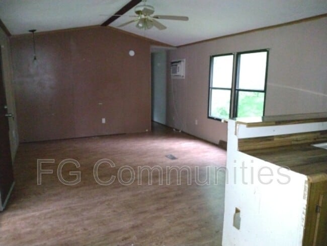 Building Photo - 101 Tuckaway Ln