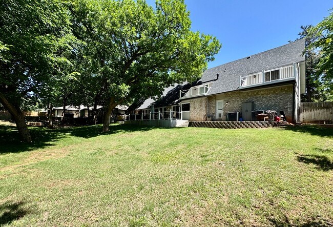 Building Photo - 21 S Trail Ridge Rd