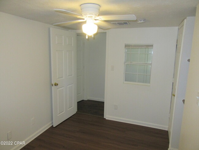 Building Photo - 237 Helen Ave