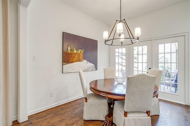 Building Photo - 1301 Belle Pl