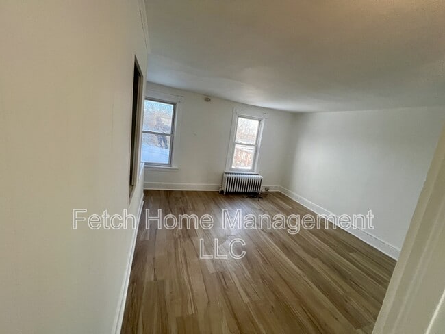 Building Photo - 312 N Reservoir St