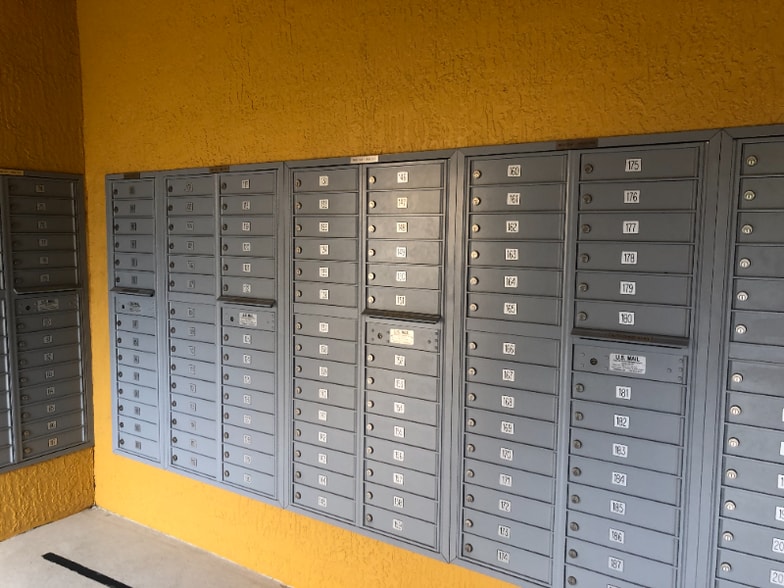 Building Photo - 8848 Villa View Cir