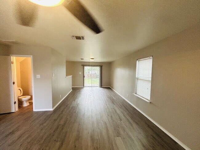 Building Photo - Affordable 5 Bedroom Newly Listed