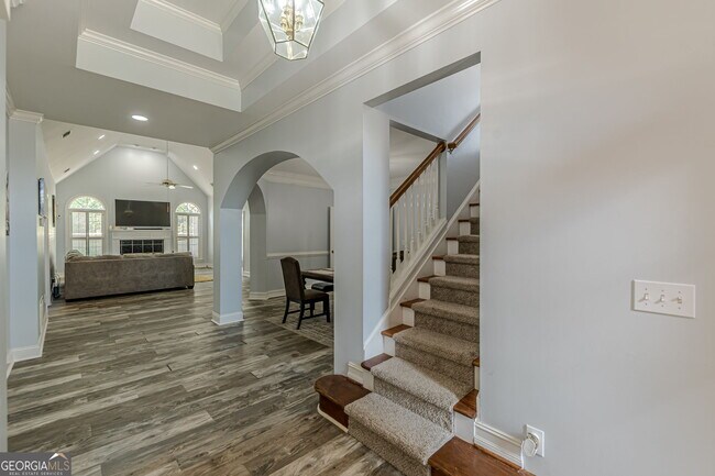 Building Photo - 203 Prestwick Way N