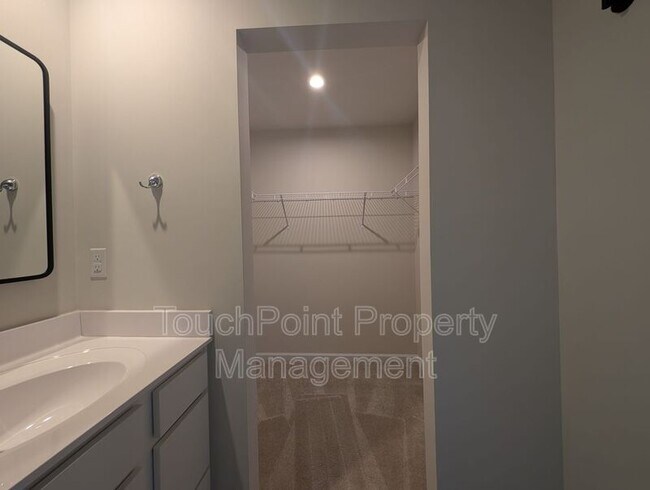 Building Photo - 2059 Langer St