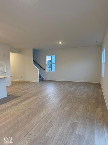 Building Photo - 15354 Farrington Rd