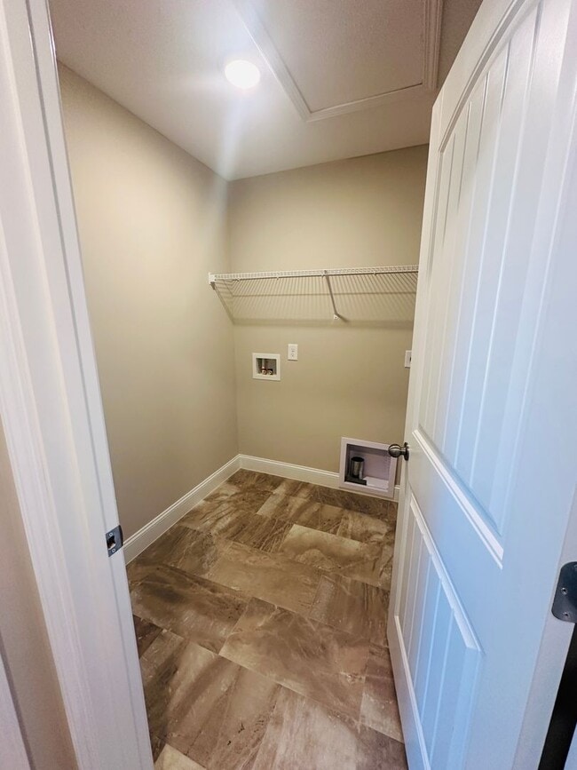 Building Photo - Beautiful Like-New 3 bed/2.5 bath w/ 2-car garage & fenced in backyard available June 24th!