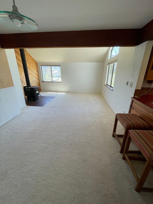 Building Photo - BEAUTIFUL 2 Bed 1 Bath Condo in Boulder