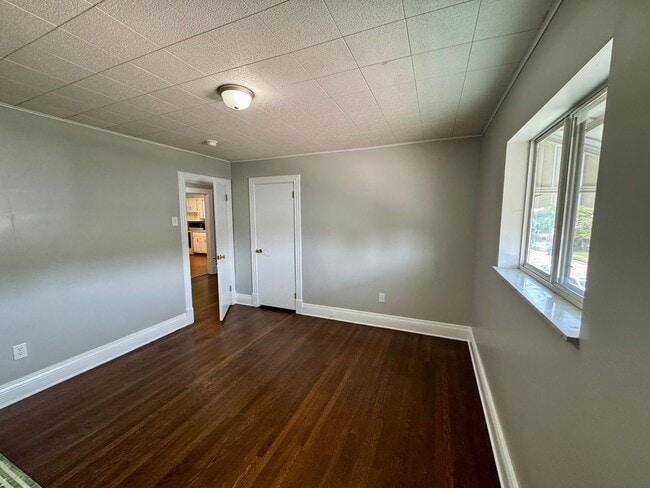 Building Photo - 227 5th Ave