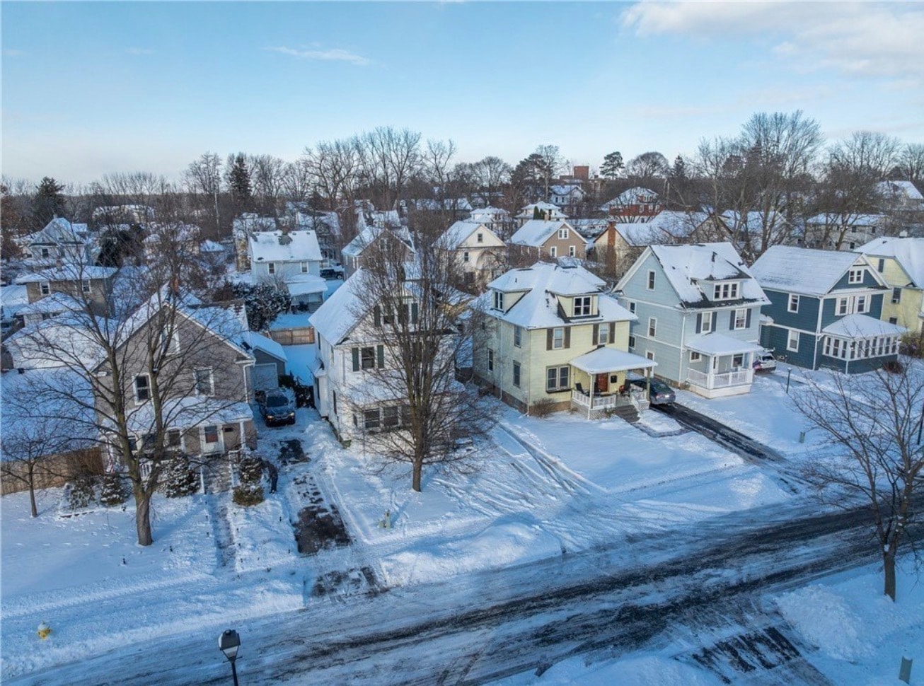 Building Photo - 18 Deland Park a