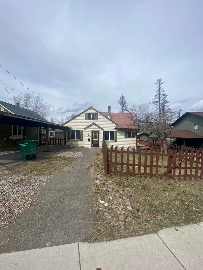 Building Photo - Whitefish River unfurnished 2 bedroom home!