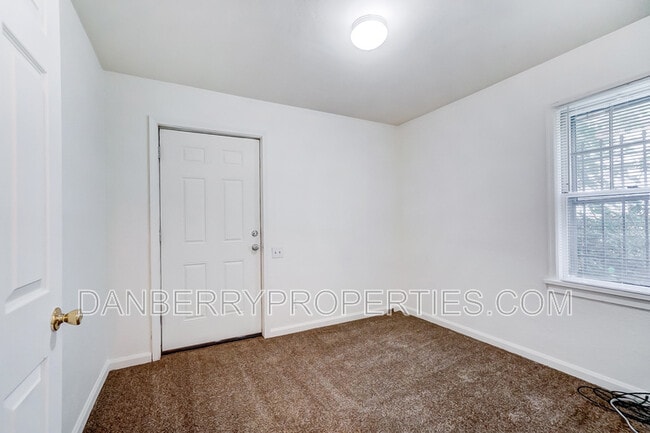 Building Photo - 1132 Brookley Blvd